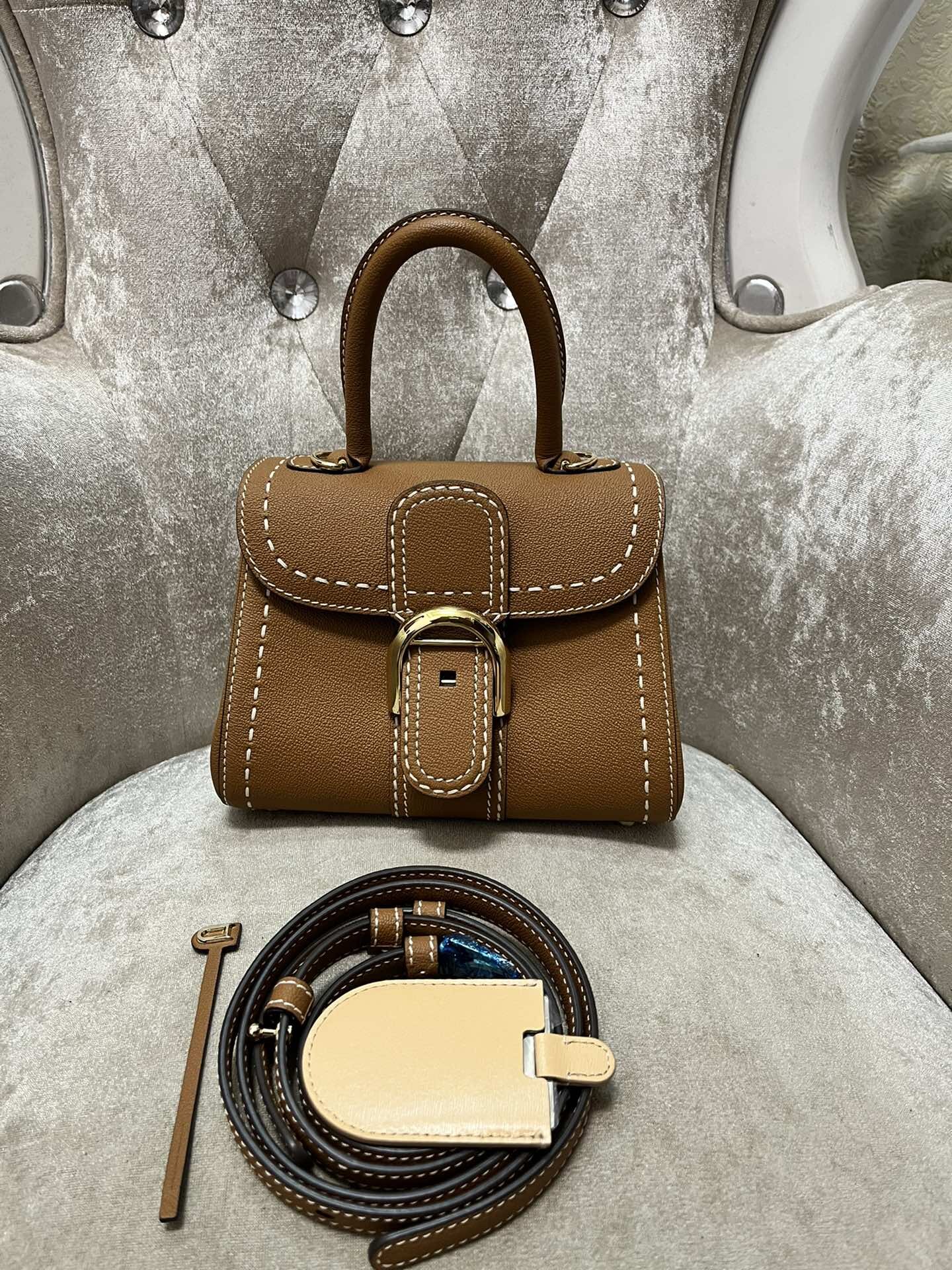 DELVAUX Togo 20cm